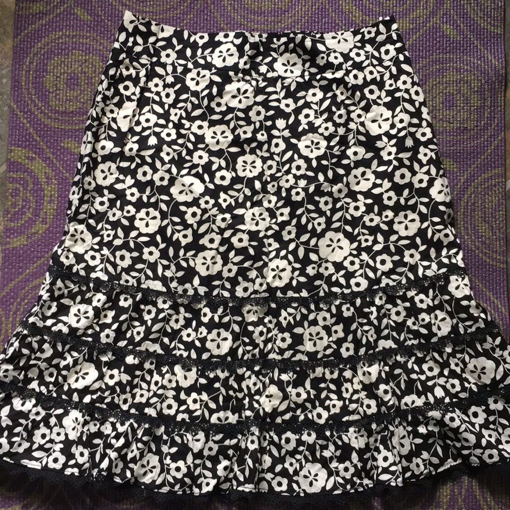 Black and ivory floral printed skirt w/ 3 tiers